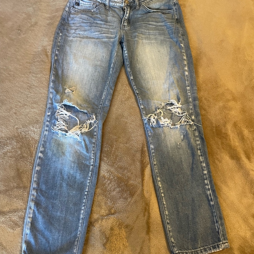 KanCan Distressed Blue Ankle Jeans